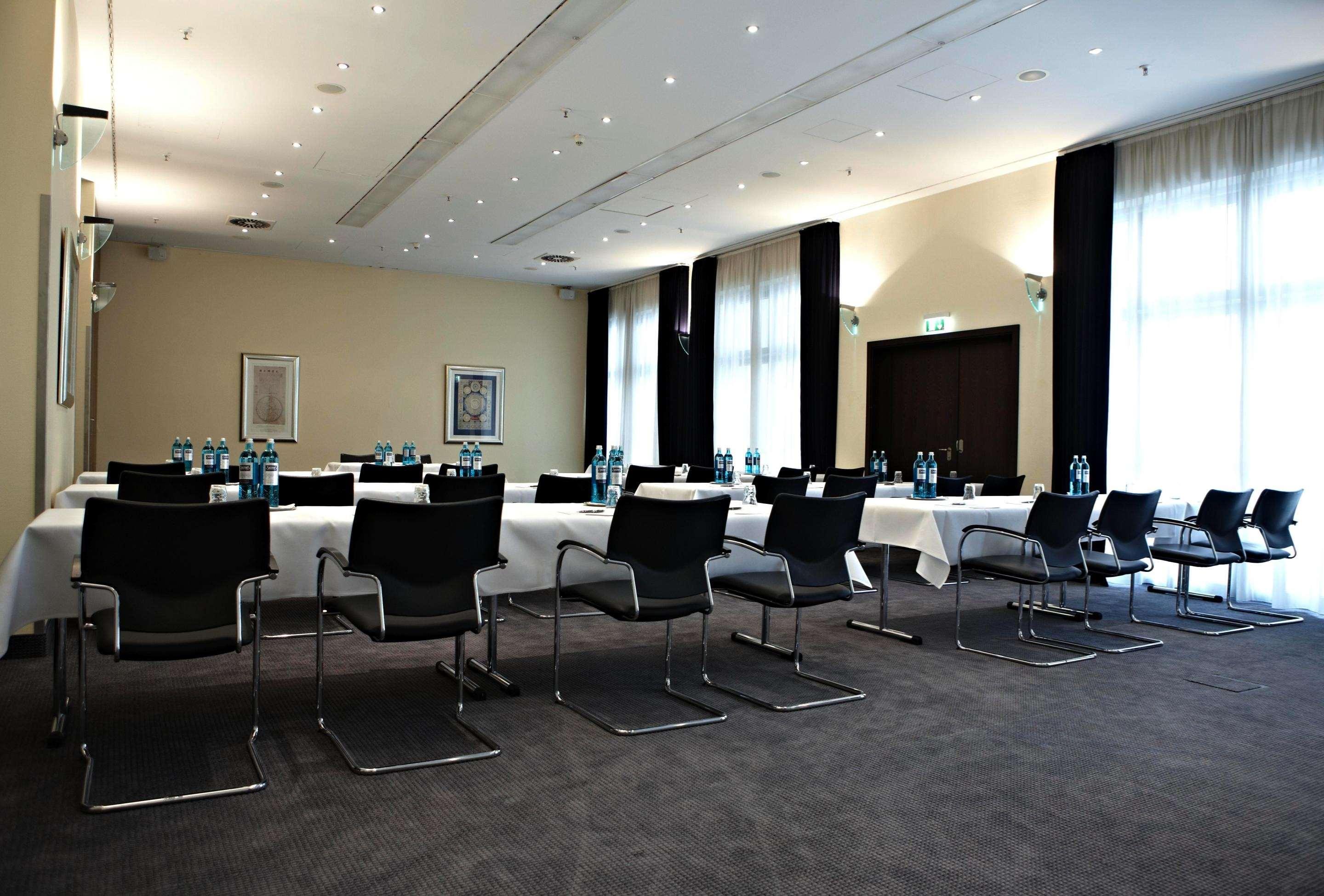 Metropolitan Hotel By Flemings Frankfurt am Main Bisnis foto