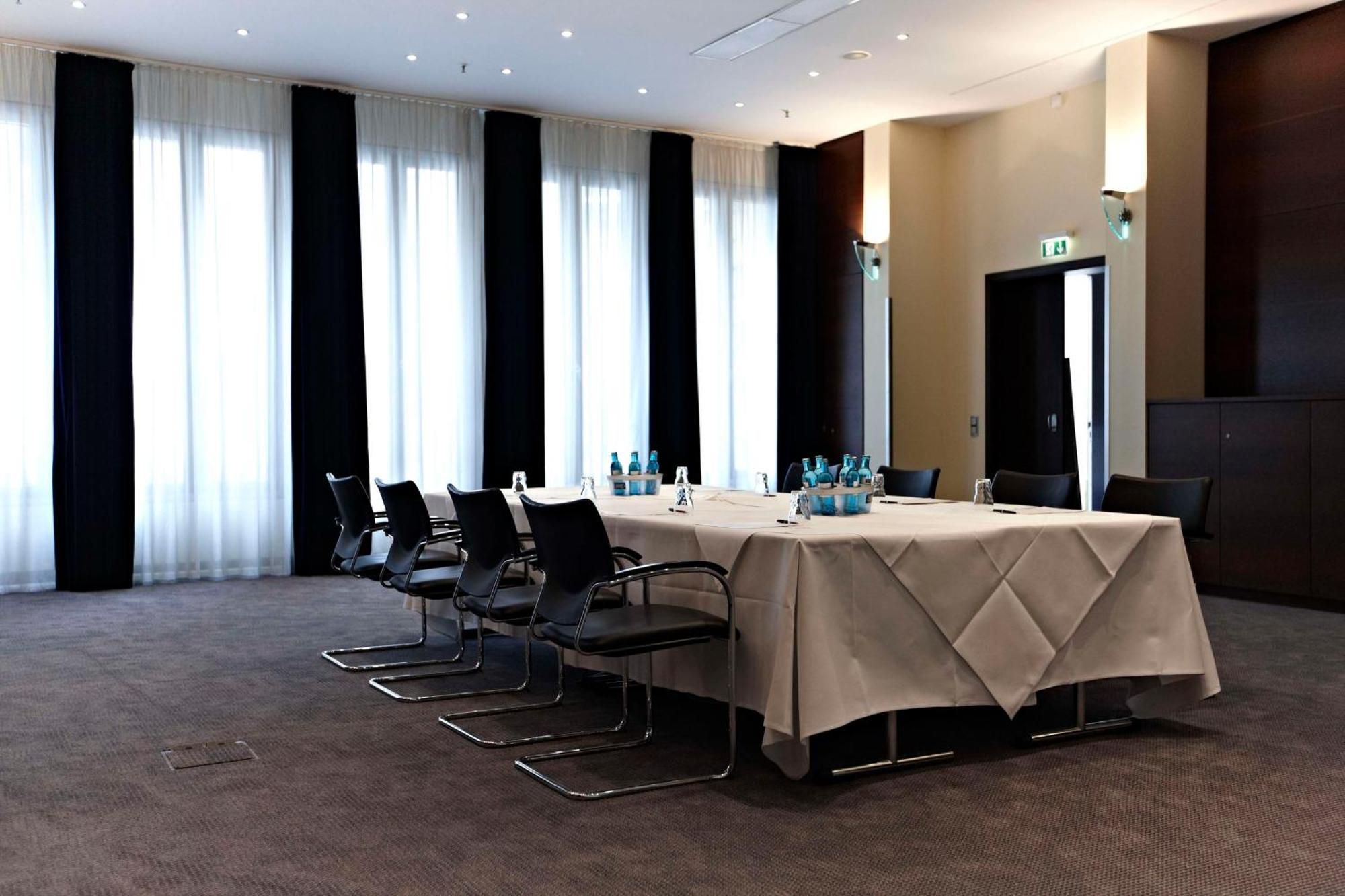 Metropolitan Hotel By Flemings Frankfurt am Main Bagian luar foto