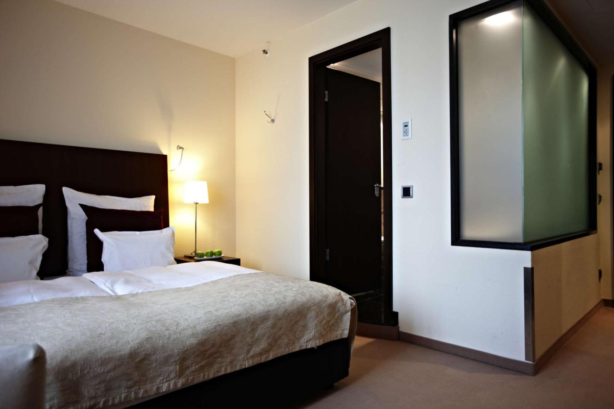 Metropolitan Hotel By Flemings Frankfurt am Main Bagian luar foto