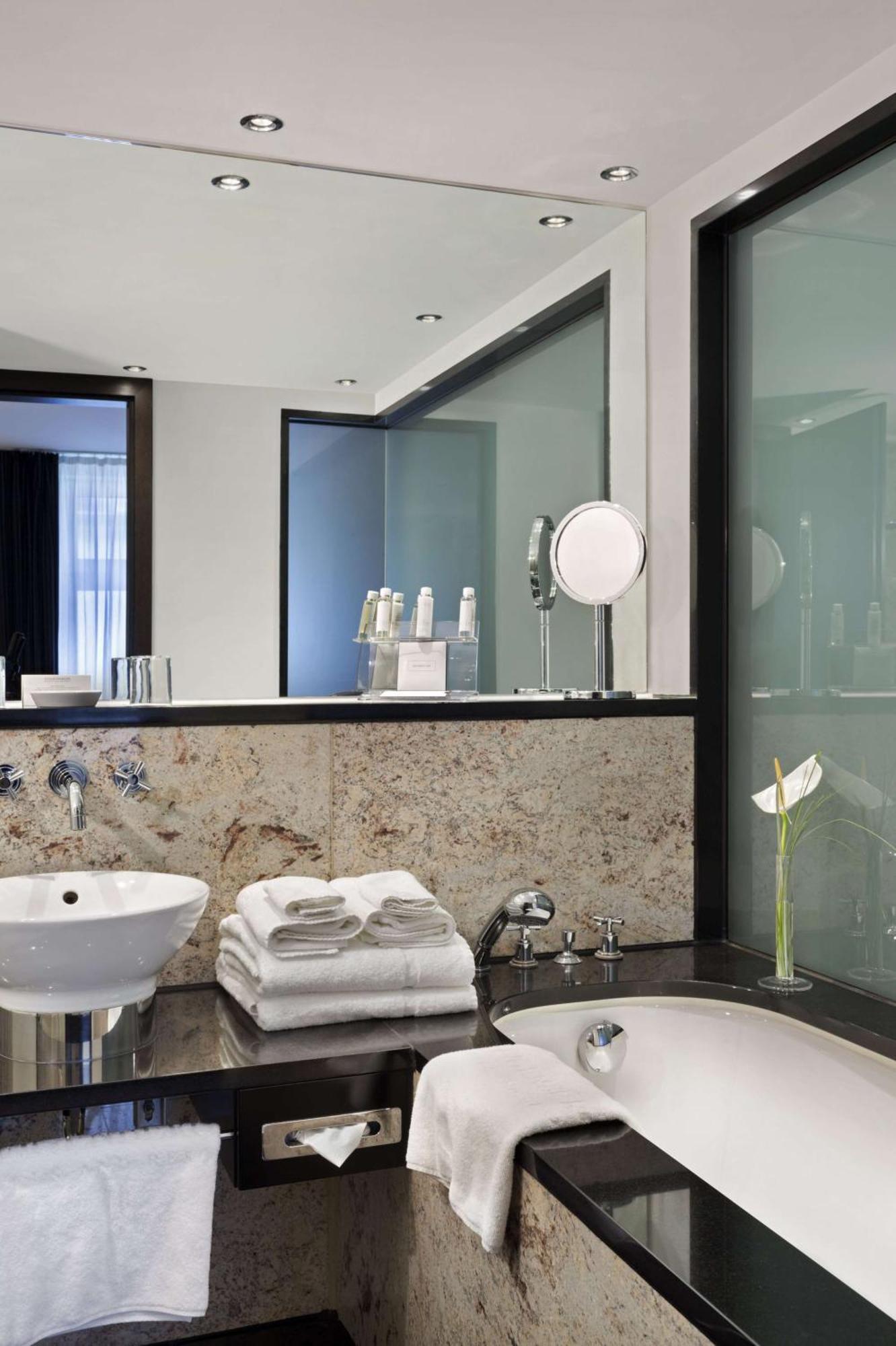 Metropolitan Hotel By Flemings Frankfurt am Main Bagian luar foto